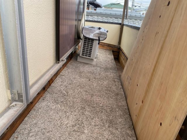 加古川市の葺き替え工事に伴う既存瓦棒屋根撤去